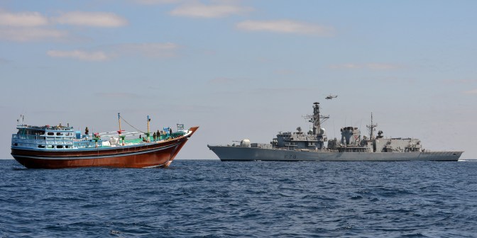 HMS Kent boards dhow Al Sajad 080115